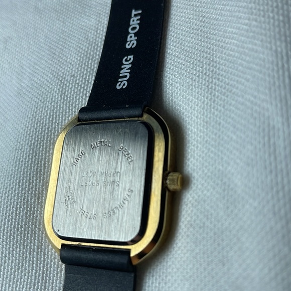 New Vintage Sung Sport Women’s Watch Gold/Black - Picture 4 of 7